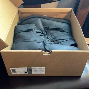 Bearpaw Krista snow boot 7.5 WIDE NWB